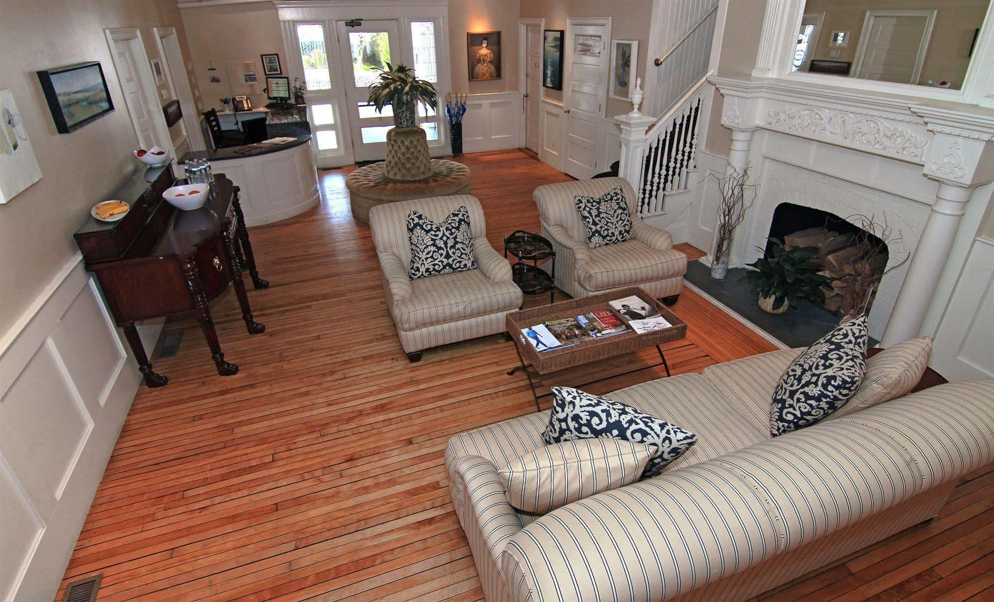 Anchor Inn Beach House Provincetown Exterior photo